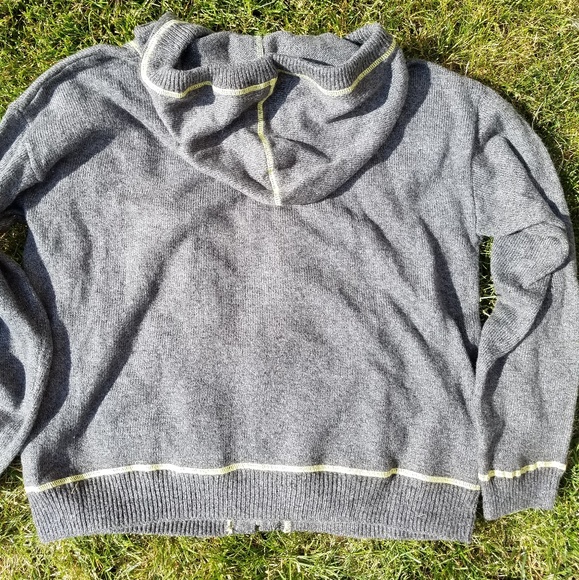 Hooded sweater - Picture 3 of 4